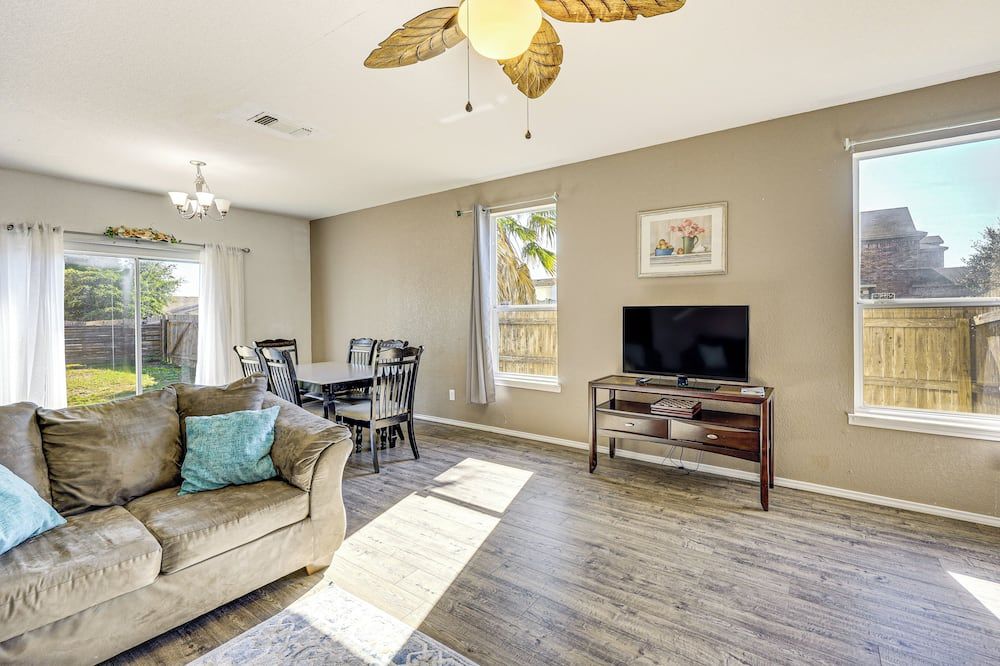 13 Mi to Dtwn San Antonio and the Alamo Quiet Home - אלמנדורף - סלון