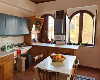 Salerno Experience Hostel - Salerno - Cocina