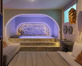 Blue Carpet Luxury Suites - Pefkochori - Spa