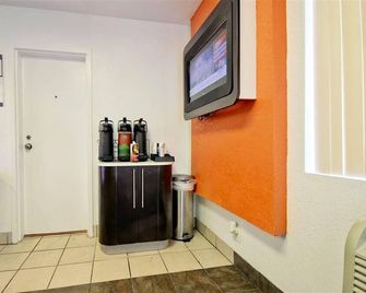 Motel 6 Dania Beach - Dania Beach - Room amenity