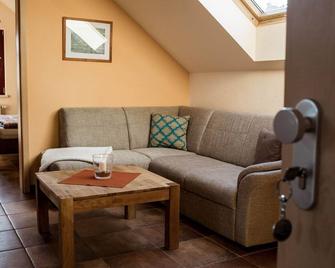Südhof Döbbrick - Ferienhof für Familienurlaub - Cottbus - Wohnzimmer