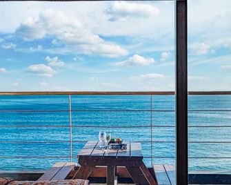 Sea Islend Pension - Yeongdeok - Balcony