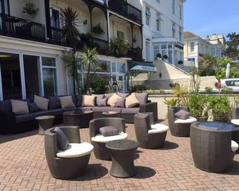 ذا داونز باباكومب - توركي - شرفة مرصوفة