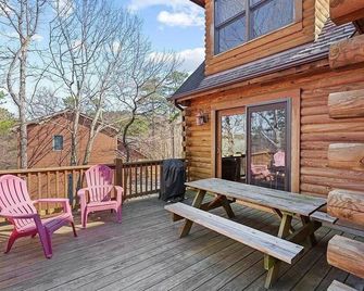 Awesome Log Cabin in Massanutten Resort - McGaheysville - Patio