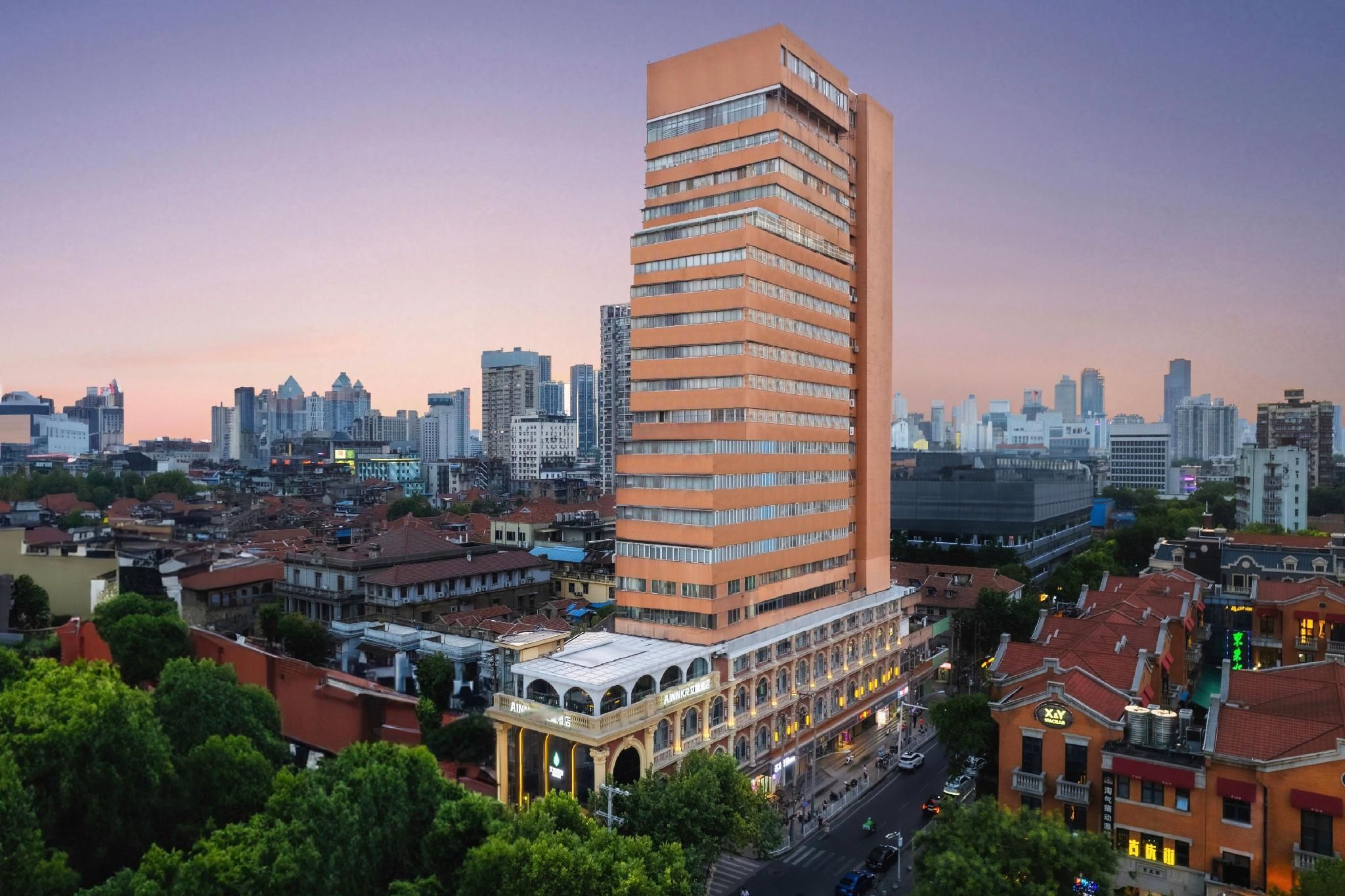 Aiyin Hotel (Jiqing Street Branch, Jianghan Road, Wuhan) - ווהאן - בניין