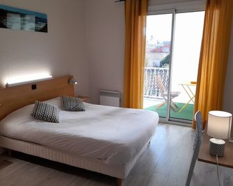 Hôtel de France - Saintes - Schlafzimmer