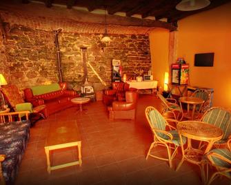Albergue San Lazaro - Sarria - Living room