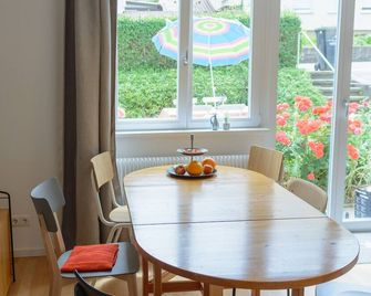 Semidetached house: Cozy with large garden - Herrenberg - Sala pranzo