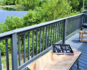 Sweeping Views on Hart Lake I Near Silverlake + Pentwater + Ludington - Hart - Balcony