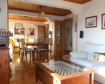 Casa Los Mozos, a 9 kilómetros de Santander y a 6 de Cabárceno - Guarnizo - Living room