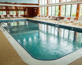 The Mariner Resort on Cape Cod!! - West Yarmouth - Pool