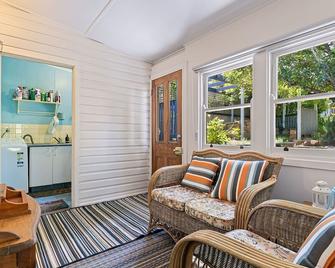 15 Clarke Street Narooma - Narooma - Living room
