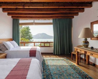 Lucero Creixell - Valle de Bravo - Bedroom