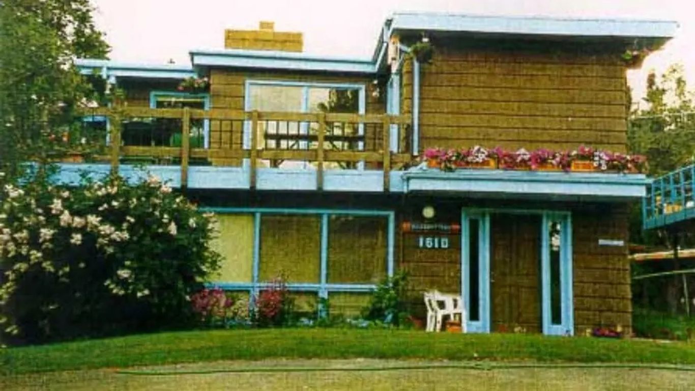 Anchorage Walkabout Town Bed and Breakfast