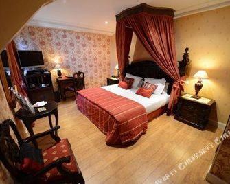 Chateau Du Boisniard - Chambretaud - Спальня