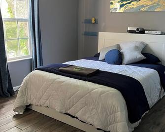 Cozy mountain top newly remodeled home. - Clinton - Slaapkamer