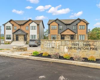 Cozy, Elegant 3 Bedroom Townhouse with Romantic Vibe - Powell