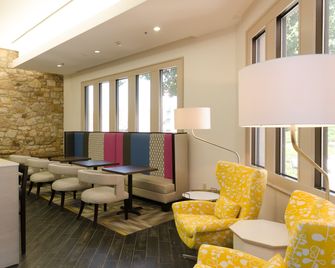 Holiday Inn Express Hickory-Hickory Mart By IHG - Hickory - Lounge