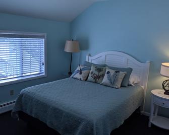 Lake Side Room at The Copper Trout. - Bayfield - Bedroom