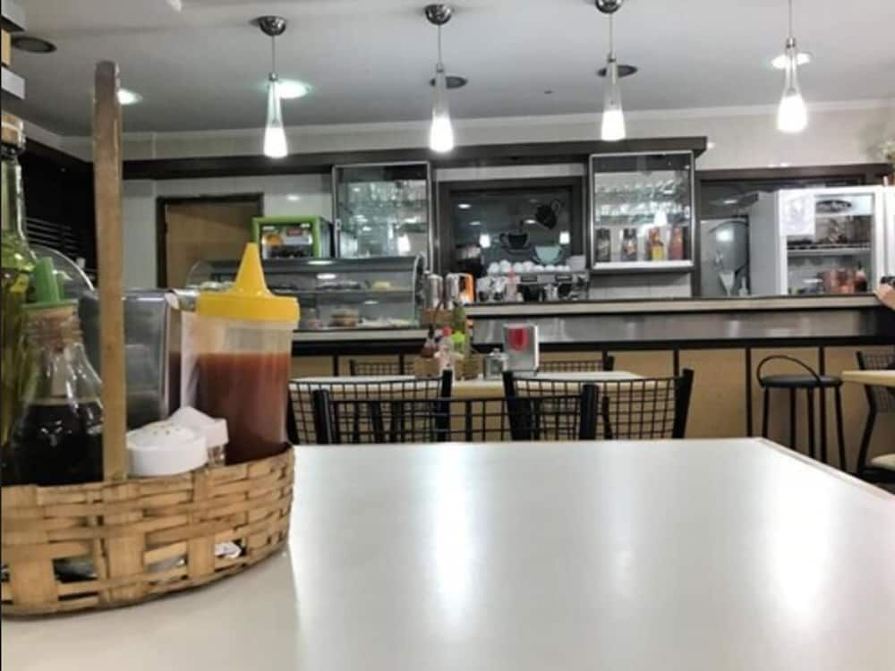 هوتل فاميلي