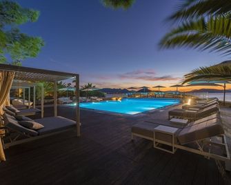 Lalibay Resort & Spa - Adults Only - Marathonas - Piscine