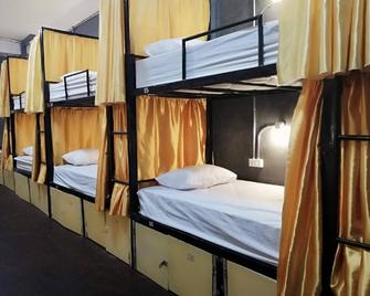 Funky Monkey Hostel - Vientiane - Phòng ngủ
