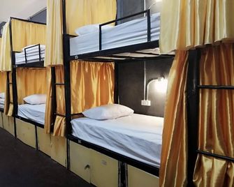 Funky Monkey Hostel - ויינטיאן - חדר שינה