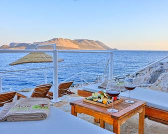 Olea Nova Hotel - קאס - מרפסת