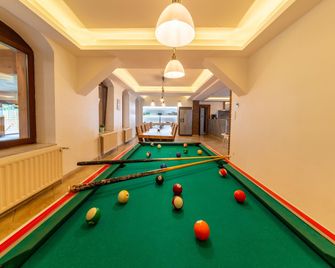 Former Hotel with Swimming Pool, Hot Tub, Sauna for Family Groups - Xhoffraix
