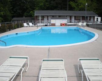 經濟酒店 - 威廉斯堡 - 威廉斯堡（弗吉尼亞州） - 游泳池