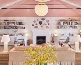 Silver Sands Motel & Beach Bungalows - Greenport - Lounge