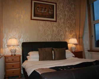 The Royal Hotel - Girvan - Bedroom