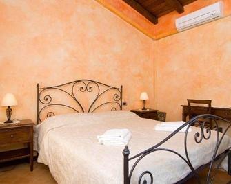Locanda Le Tre Sorelle - Casal Velino - Schlafzimmer