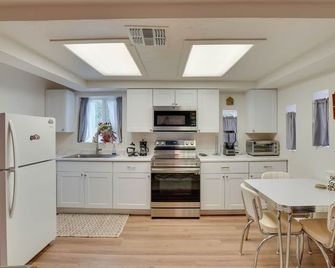 Tucson Studio about 2 Mi to University of Arizona! - Tucson - Küche