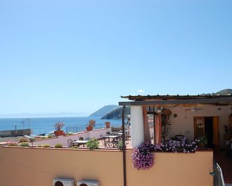 Enzo Il Negro - Lipari - Außenansicht