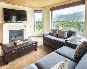 The Ironwood on Blueberry Hill - Whistler - Living room