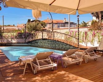 Hotel B House - Cesme - Piscina