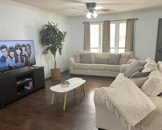 The Quad near Harbin - Stephenville - Wohnzimmer