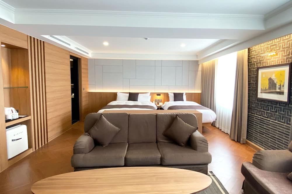 Bedroom view of Commodore Hotel Gyeongju