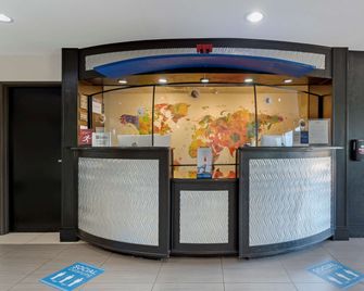 Best Western Plus Arlington North Hotel & Suites - Grand Prairie - Reception