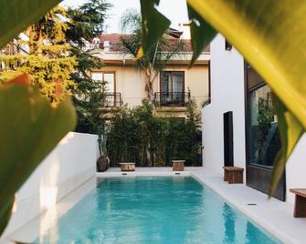 To Be Social House - 費特希耶 - 游泳池