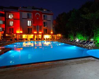 Gardan Hotel - Büyükçekmece - Pool