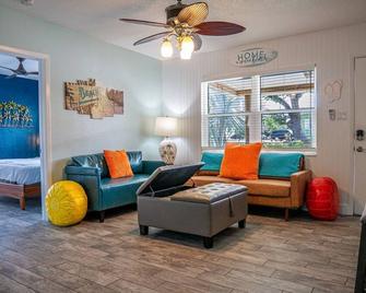 Sunny Delight I - Cape Canaveral - Living room