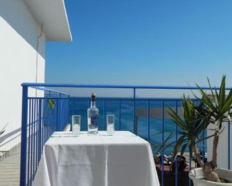 Akti Pension - Agios Kirykos - Balcon