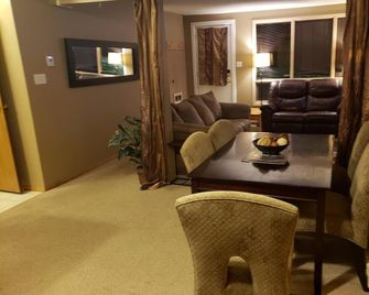 Steps Away From The Hot Tub And Pub - Panorama