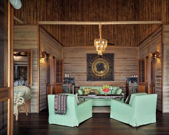 Turtle Inn by Francis Ford Coppola - Placencia - Lounge