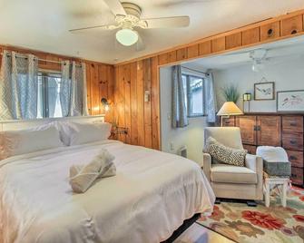 Near Fool Hollow Lake and Trails Family Cabin - Show Low - Bedroom
