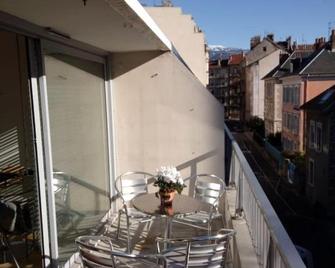 Appartement 2 pieces 40 m2, dans hyper centre, avec piscine au rez de chaussee - Grenoble - Balcon