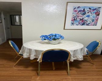 Nice Room In West Jordan - West Jordan - Dining room