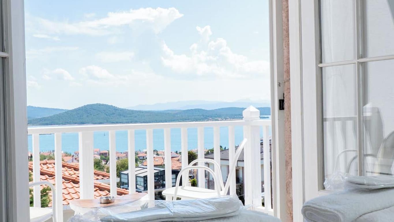 كوندا بيانو أوتل (+13 لبالغي فقط)